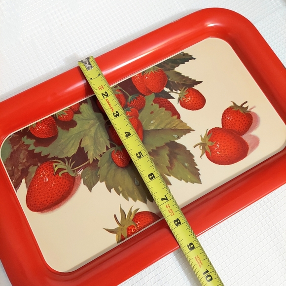 Vintage Metal Serving Tray Red Strawberries Green Leaves Country Farmhou… - Picture 7 of 8